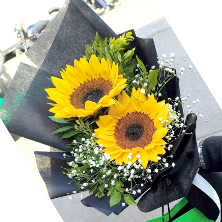 2 sunflower bouquet